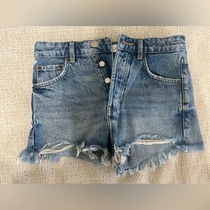 Zara jeans short size 22 or 0.